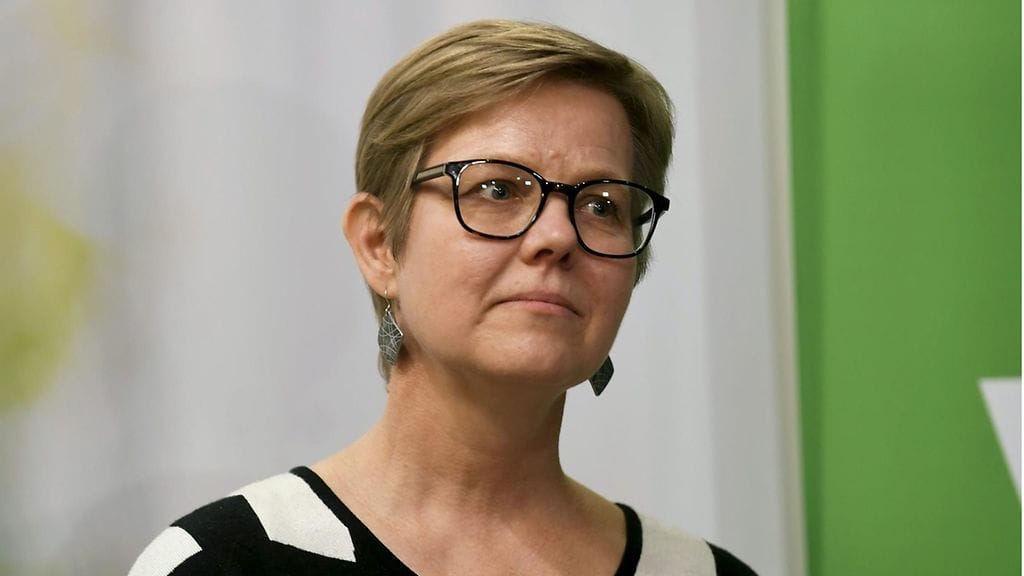 Krista Mikkonen nousee vihreiden puheenjohtajan Maria Ohisalon sijaiseksi sisäministeriksi.