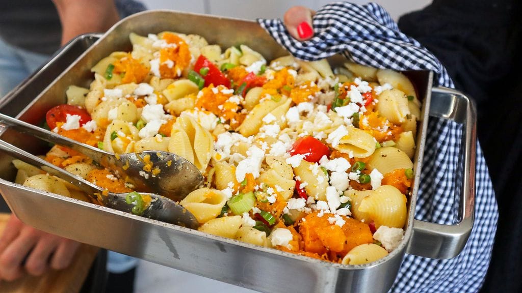 Kaappaus_keittiossa_S7_EPS08_Turku2_Myskikurpitsapasta