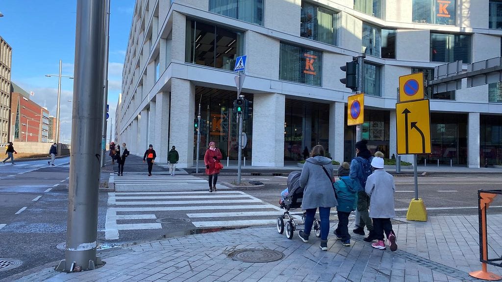 Liikennevalot, jalankulkijat