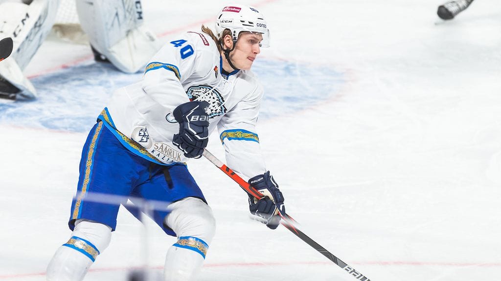 Alex Lintuniemi pelasi viime kaudella KHL:ssä.