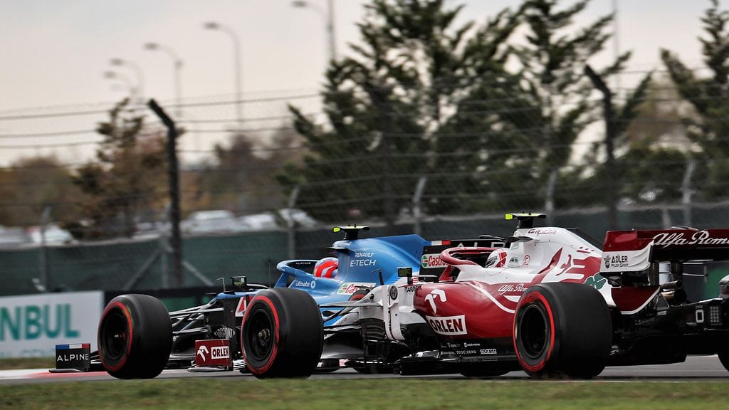 Fernando Alonson kierros Turkin aika-ajoissa herätti kysymyksiä tuplakeltaisten lippujen noudattamisesta.