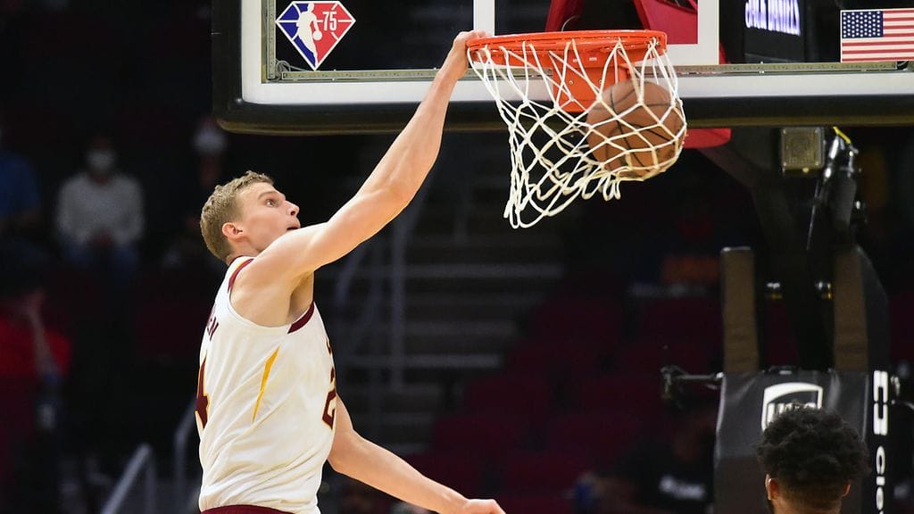 Lauri Markkanen pussitti 13 pistettä Clevelandin tappiossa.