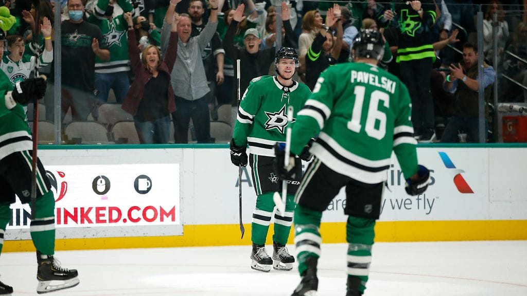 Miro Heiskanen vei maalillaan ottelun jatkoajalle.