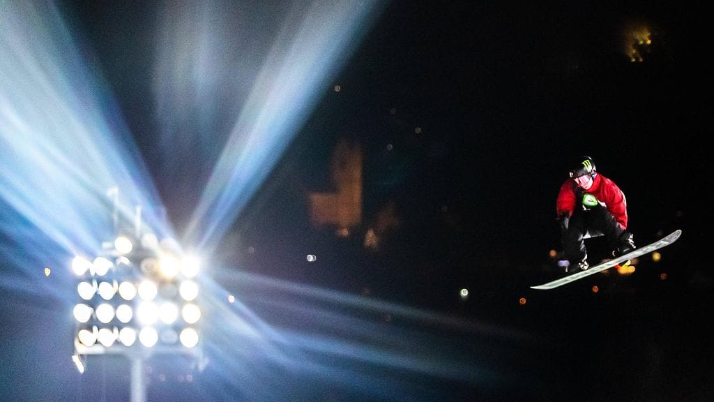 Rene Rinnekangas oli toinen lumilautailun big airin Churin kisassa.