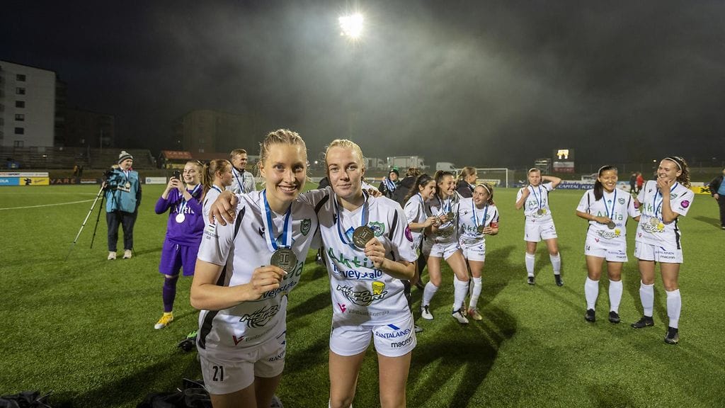 Tikkurilan Palloseura juhli hopeaa päättyneellä kaudella.