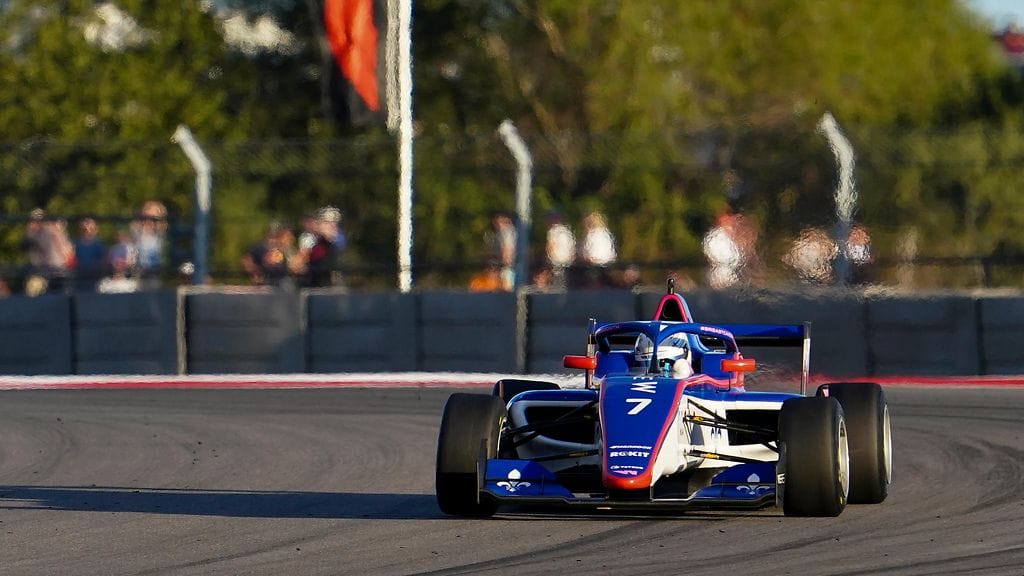 Emma Kimiläinen saavutti tämän kauden kahdeksassa osakilpailussa yhden voiton ja kaikkiaan viisi palkintosijaa.