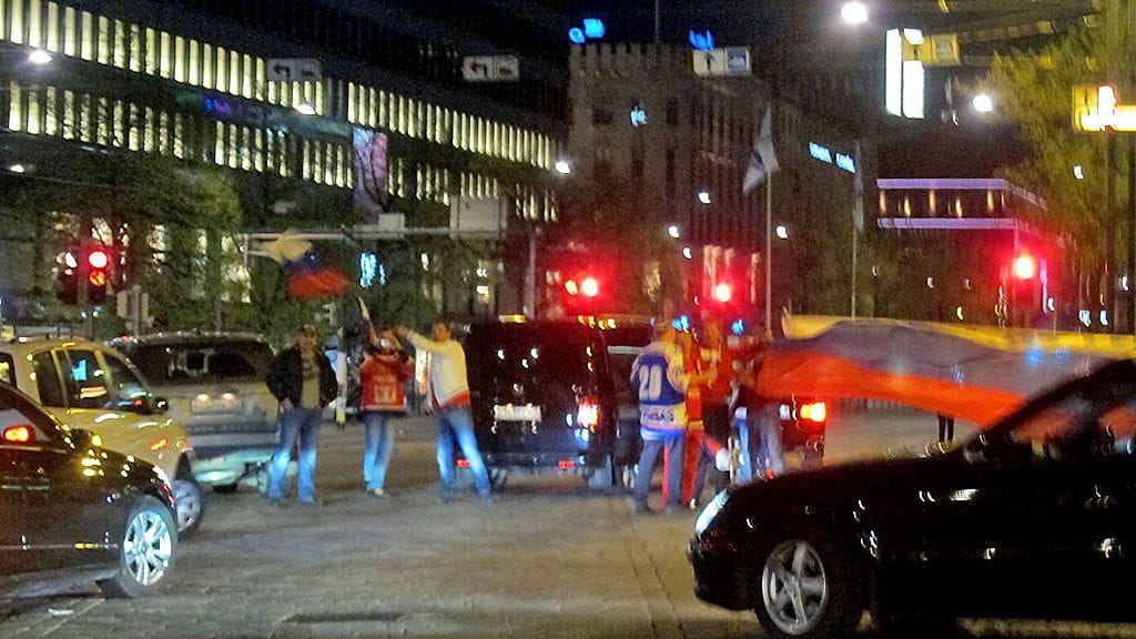 Venäläisten juhlat aiheuttivat autoilijoille päänvaivaa.