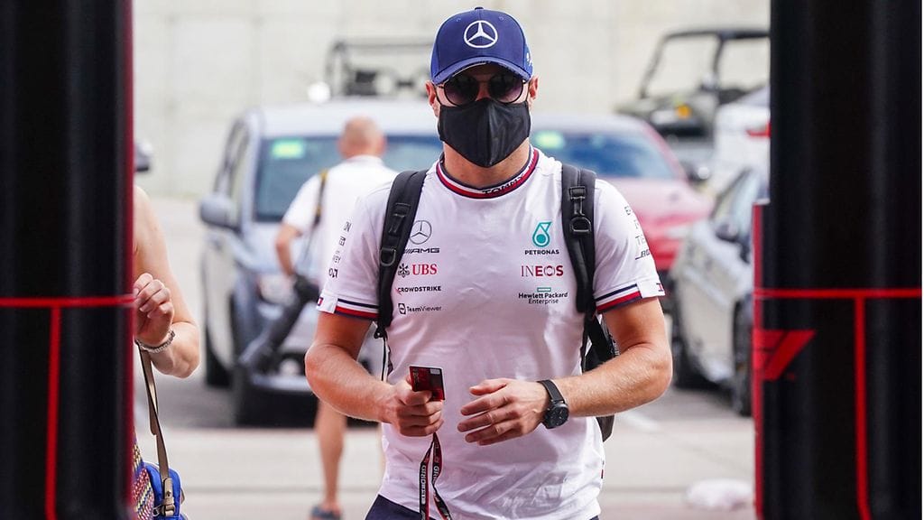 Valtteri Bottas repi moottoriongelmistaan huumoria.
