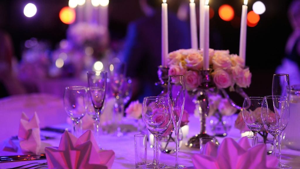 Pariskunnan häihin ilmestyi yllätysvieras. Kuvituskuva.