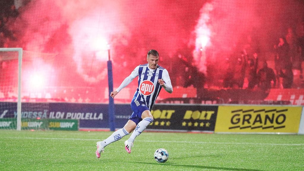 HJK löi HIFK:n niukasti Helsingin derbyssä ja nousi Veikkausliigan kärkeen.