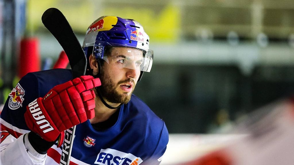 Kyle Beachista ei tullut koskaan Chicago Blackhawksin NHL-pelaajaa. Hän kuitenkin osallistui seuran mestaruusjuhliin hyväksikäyttötapauksensa jälkeen vuonna 2010. Hän on kiekkoillut Keski-Euroopassa vuodesta 2014 lähtien.