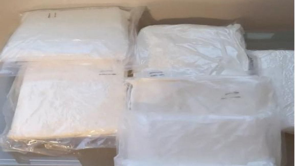 Epäillyt esimerkiksi lähettivät toisilleen kuvia amfetamiinipaketeista.