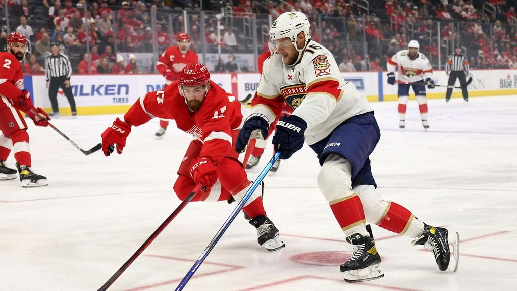 Aleksander Barkov mätti Florida Panthersille kaksi maalia Detroit Red Wingsiä vastaan.