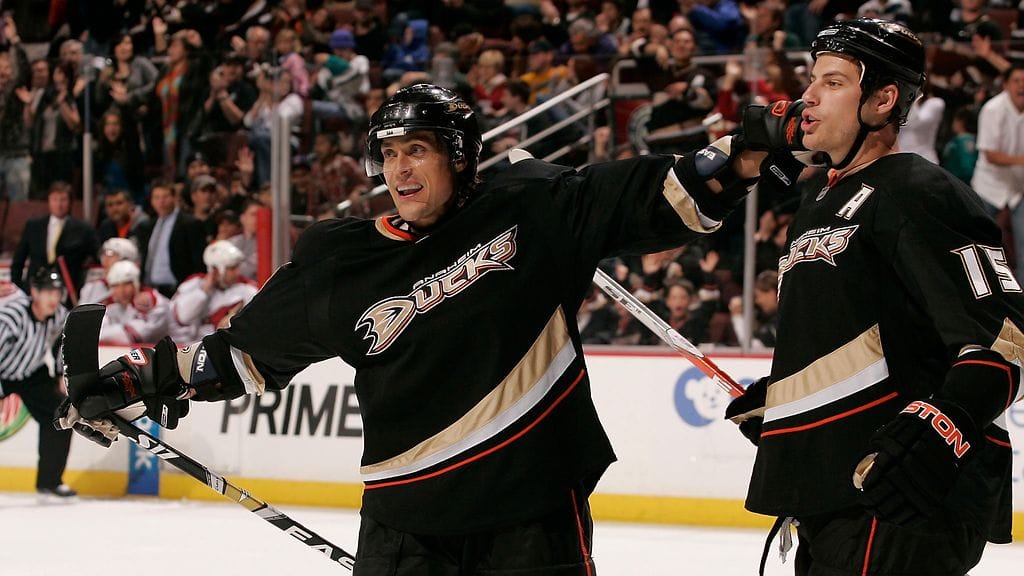 Teemu Selänne ja Ryan Getzlaf vuonna 2009.