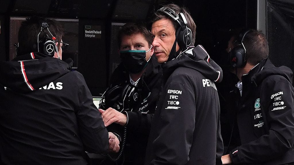 Toto Wolff aikoo pitää kuljettajansa kurissa tulevaisuudessakin.