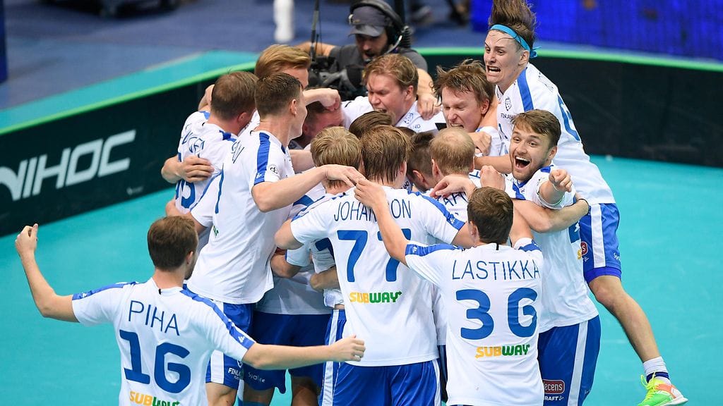 Suomi juhli MM-kultaa lyötyään Ruotsin finaalissa Prahassa vuonna 2018.
