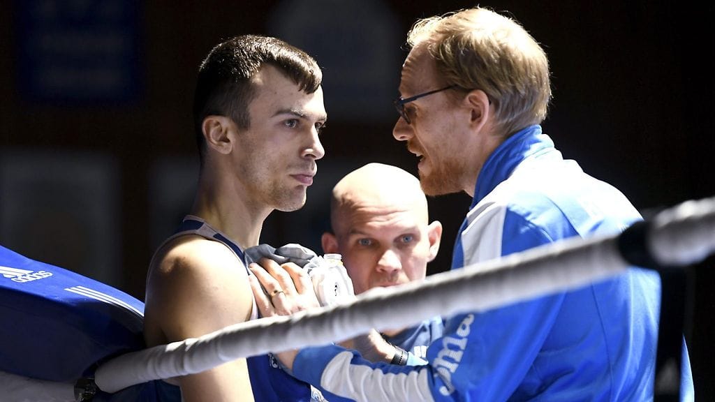 Arslan Khataev (vas.) maaliskuussa 2019.