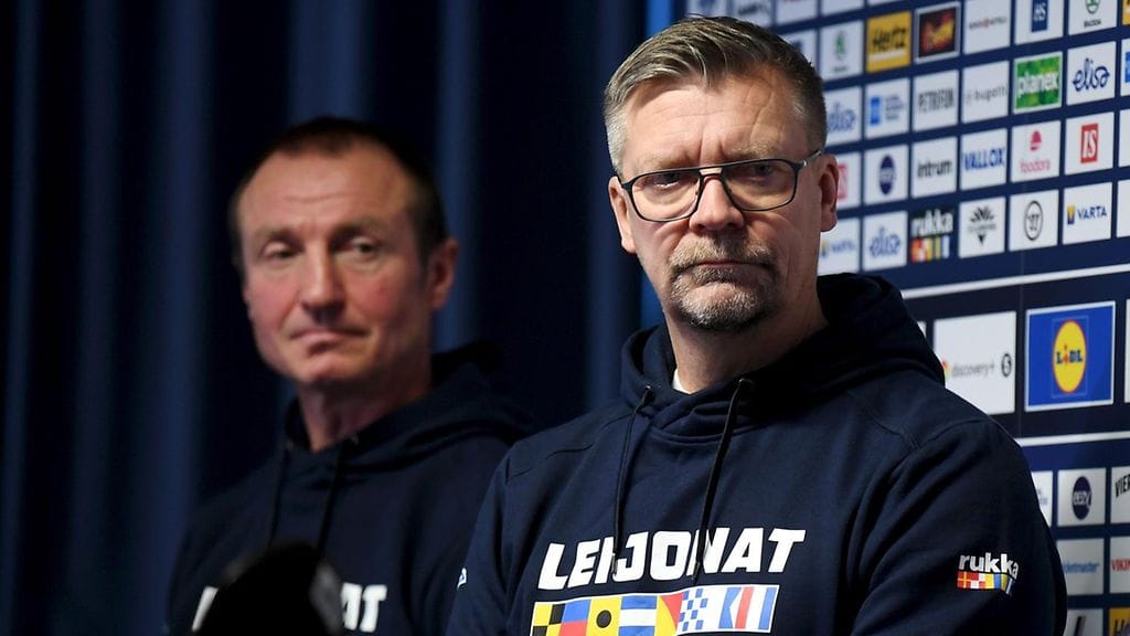 Jere Lehtinen (vas.) tapasi Jukka Jalosen kanssa median edustajia maanantaina Helsingissä.