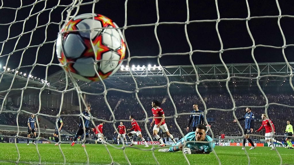 Cristiano Ronaldo viimeisteli kaksi osumaa Atalantan verkkoon tiistai-iltana.