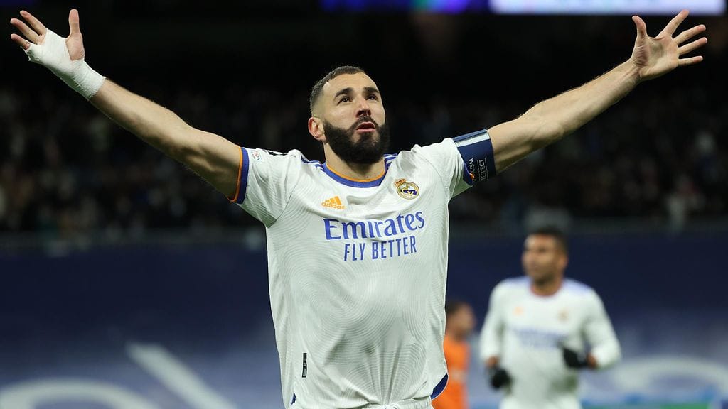 Real Madrid -tähti Karim Benzema painoi kaksi maalia Shahtar Donetskia vastaan.