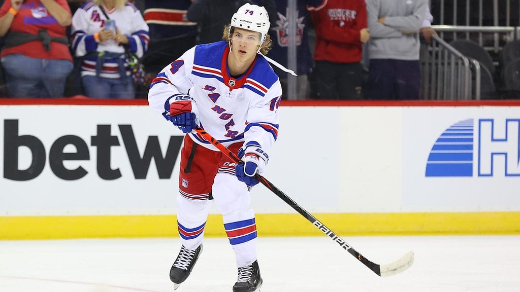 Vitali Kravtsovin kausi jatkuu KHL:ssä.