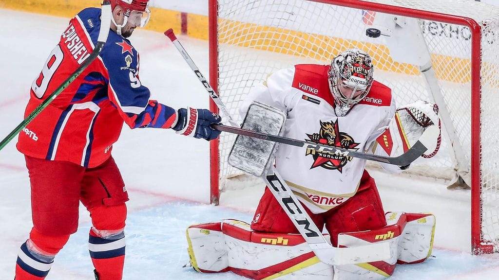 Kiinan KHL-joukkueella Kunlunilla (valkopaidat) on ollut vaikeaa tällä kaudella Venäjän kiekkoliigassa.