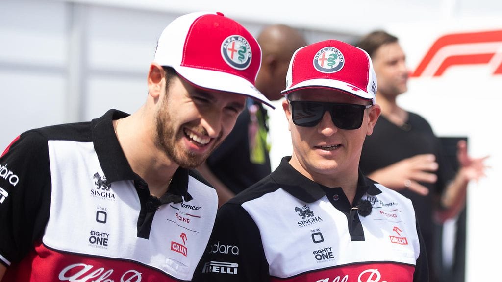 Antonio Giovinazzi ja Kimi Räikkönen ajavat kolmatta ja viimeistä kauttaan tallikaveruksina.