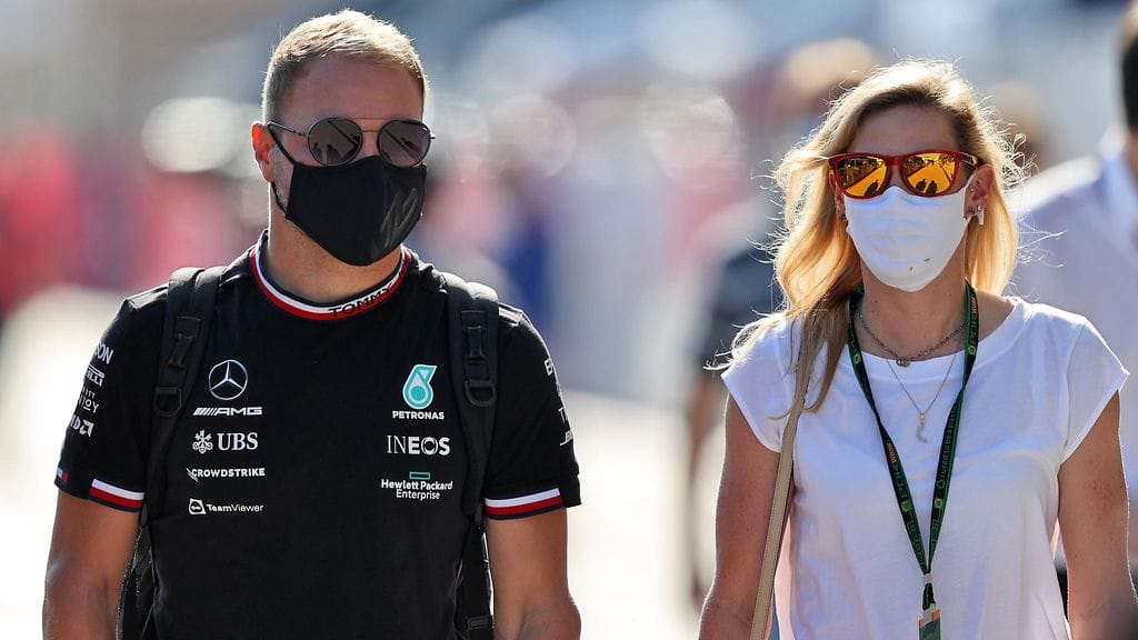 Valtteri Bottas ja Tiffany Crowell nähtiin USA:n GP:n jälkeen yhdessä pyörän selässä.