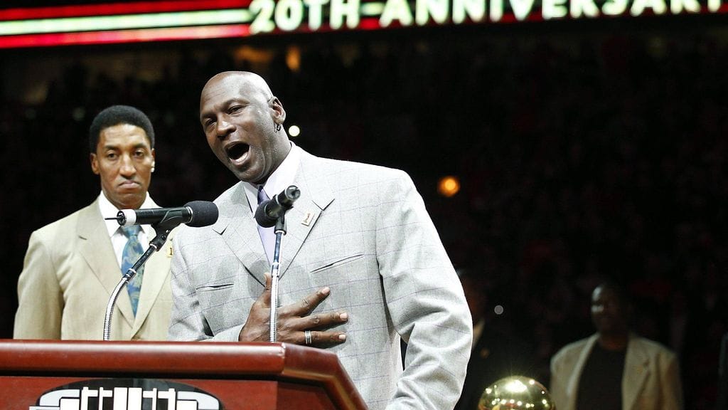 Scottie Pippen (vas.) ryöpytti Michael Jordania tämän dokumentin vuoksi.