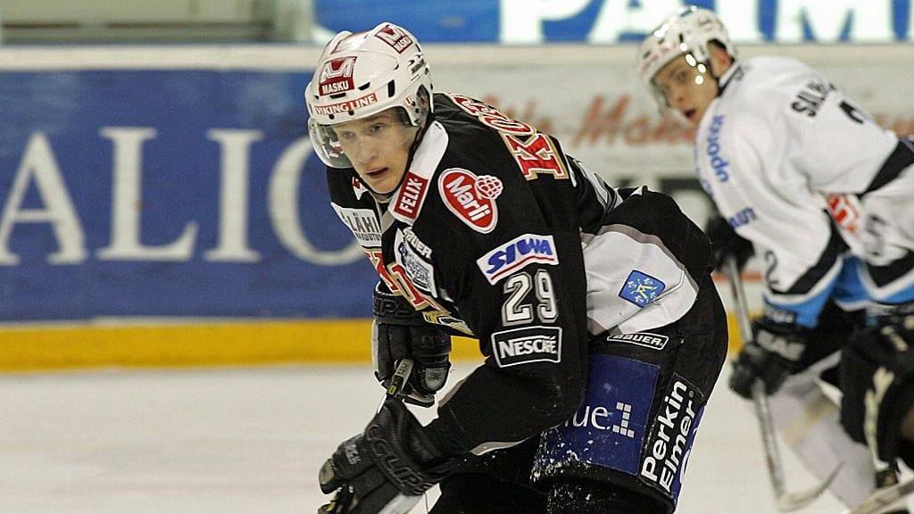 Lauri Korpikoski TPS:n paidassa keväällä 2006.