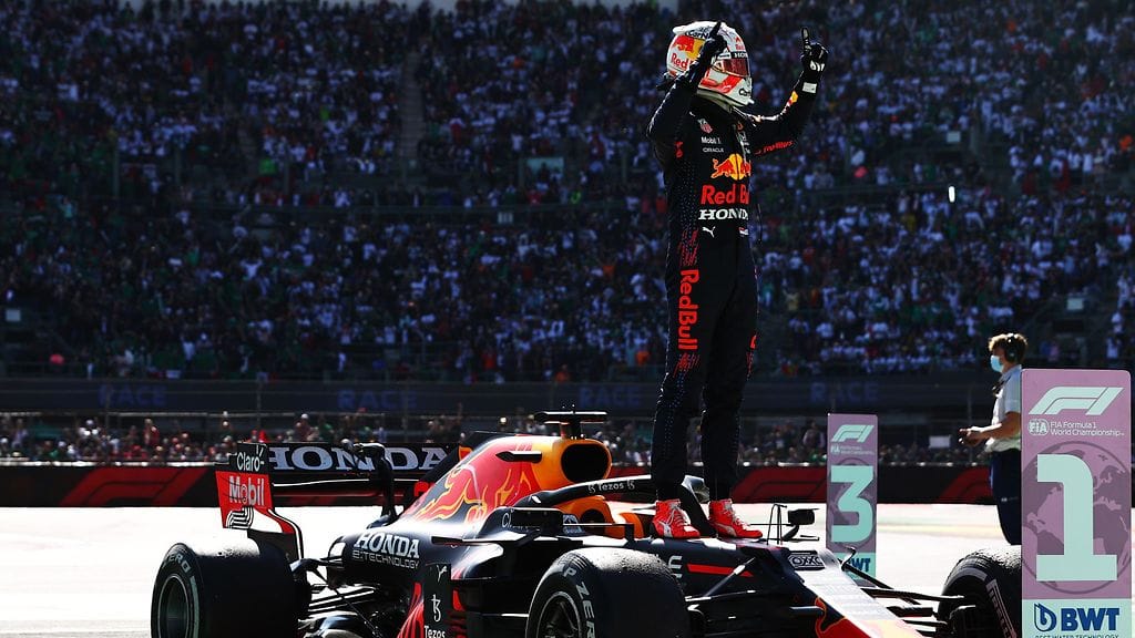 Max Verstappen tuuletti voittoa Meksikossa.