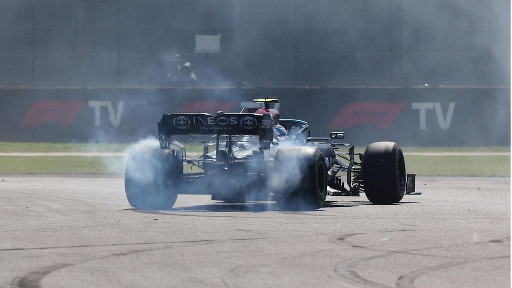 Valtteri Bottas spinnasi Meksikon GP:n lähdössä.