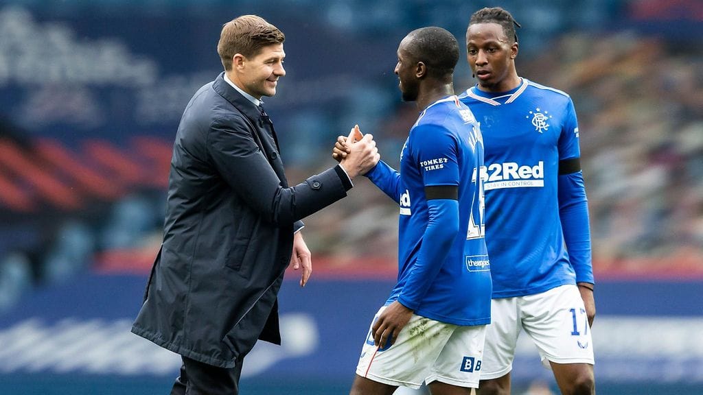 Steven Gerrard siirtyy Aston Villan päävalmentajaksi Rangersista, jossa hän luotsasi Huuhkajien Glen Kamaraa.