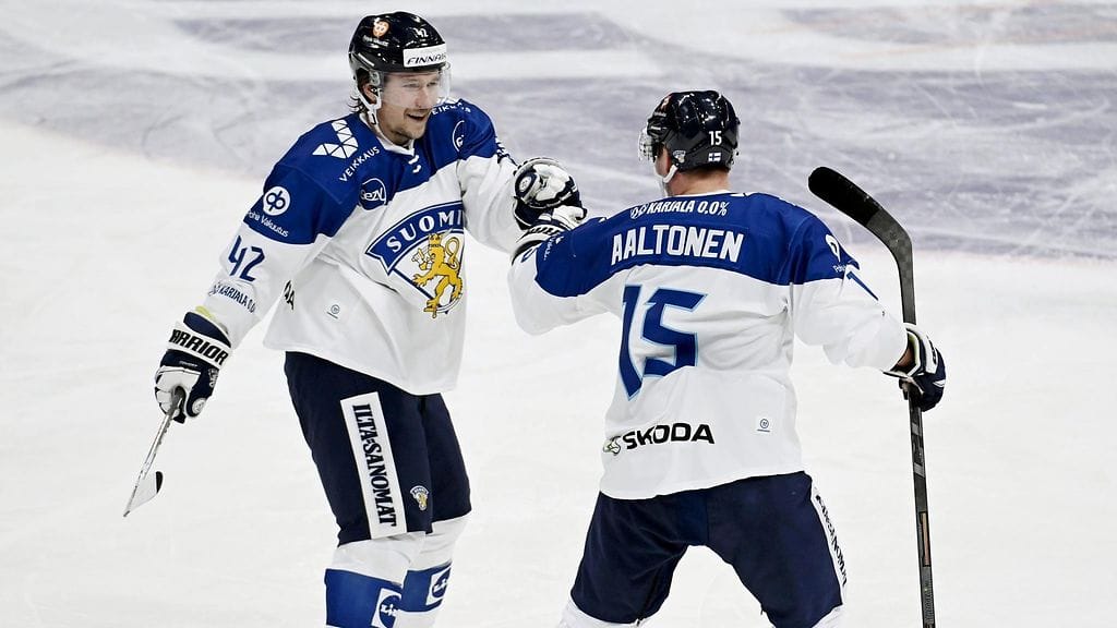 Sami Vatanen ja Miro Aaltonen olivat Leijonien näkyvimmät pelaajat.