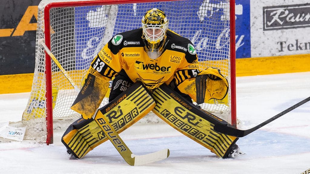 Niclas Westerholm tekee maajoukkuedebyyttinsä, kun Suomi kohtaa Tshekin.