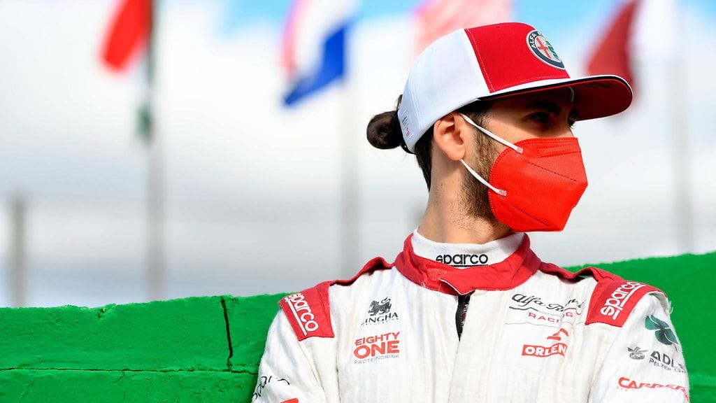 Antonio Giovinazzi jättää Alfa Romeon tämän kauden jälkeen.