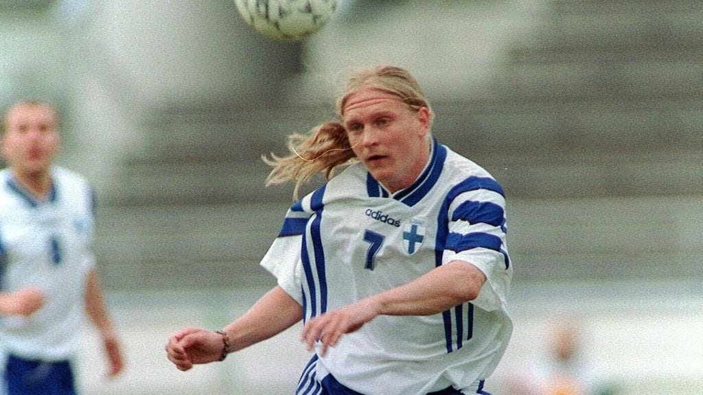 Kim Suominen pelasi maajoukkueessa 39 ottelua. Hän menehtyi äkillisesti kesken työpäivän torstaina 18. marraskuuta.