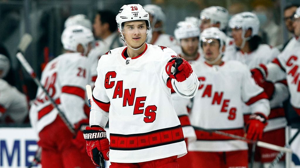 Sebastian Aho johti Carolinan tulitusta Los Angelesia vastaan.