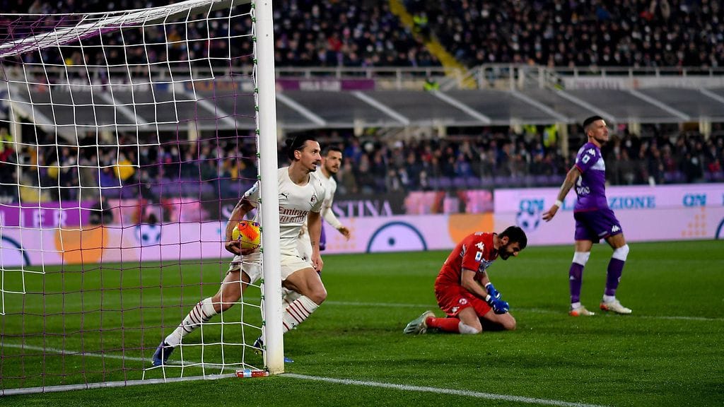 Zlatan Ibrahimovic viimeisteli kaksi maalia Fiorentinan verkkoon 3-4-tappiossa.