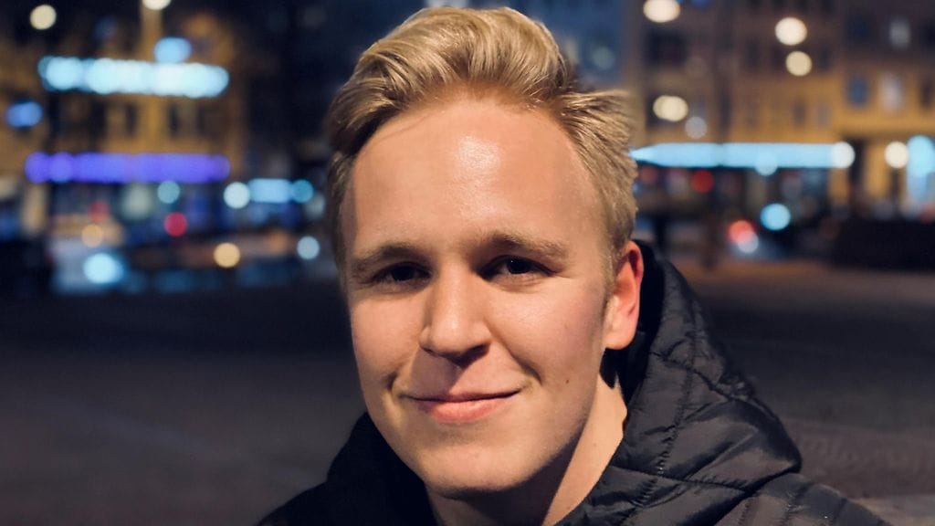 Tuomas Bird odotti koronatestiä Kampissa.