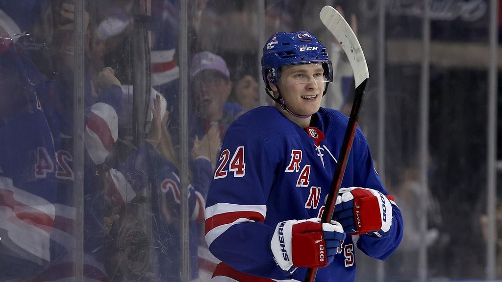 Kaapo Kakko iski New York Rangersin 3–2-johtomaalin Buffalo Sabresia vastaan.