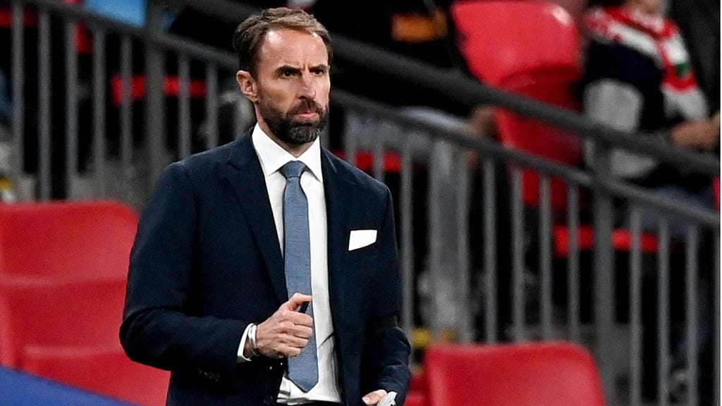 Gareth Southgate jatkaa Englannin jalkapallomaajoukkueen peräsimessä vuoden 2024 loppuun asti.