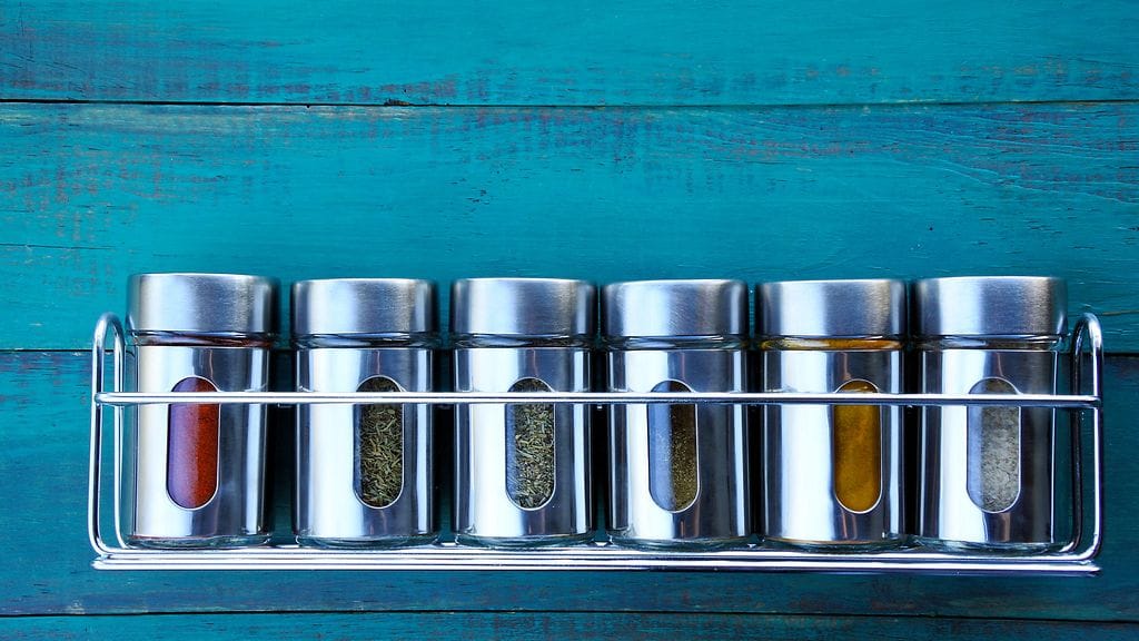 mauste, mausteet, maustehylly