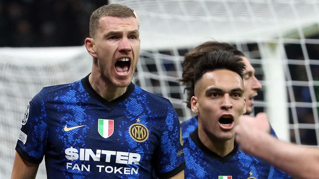 Edin Dzeko painoi Interille kaksi maalia Shahtar Donetskia vastaan.