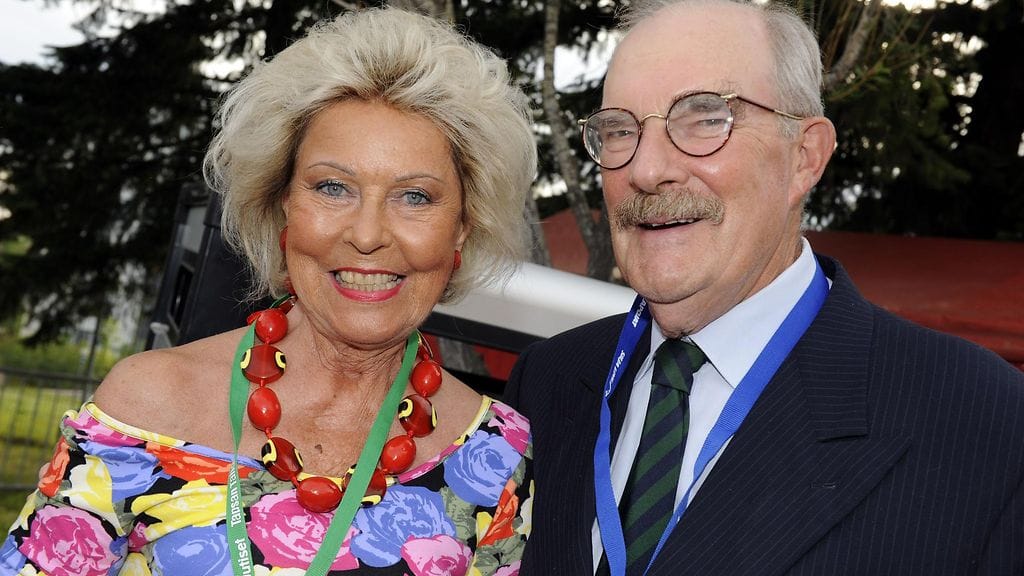 Iskelmälaulajatar Laila Halme ja Henrik Otto Donner Iskelmä-Finlandia-tapahtumassa Nokialla 23. heinäkuuta 2009.