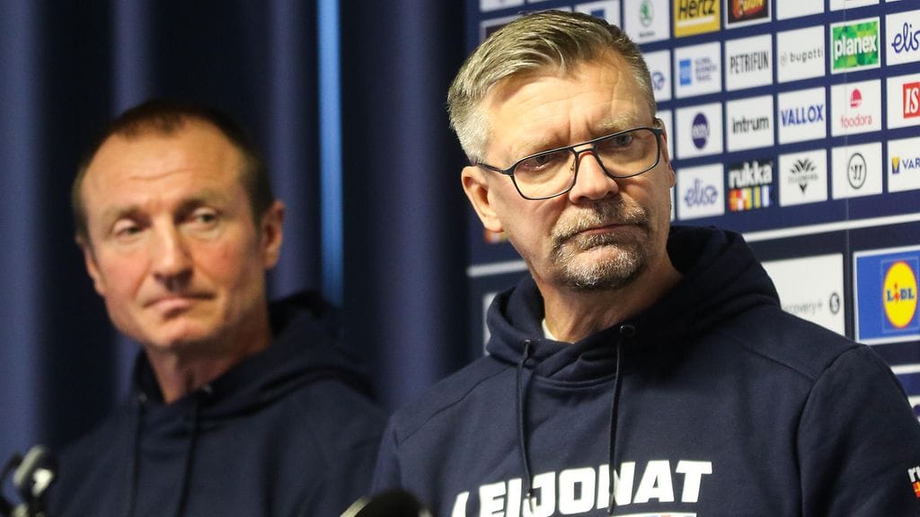 Jukka Jalonen (oik.) ja Jere Lehtinen kävivät kahdeksassa päivässä seitsemän NHL-ottelussa ja tapasivat ison joukon suomalaispelaajia.