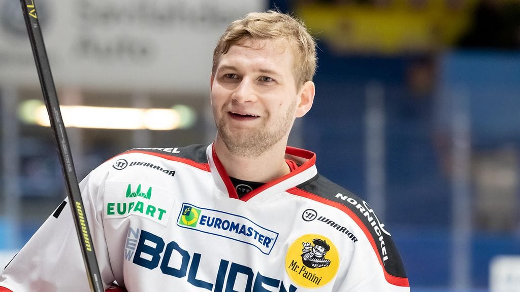 Markus Niemeläinen sai kutsun Edmonton Oilersin NHL-miehistöön.