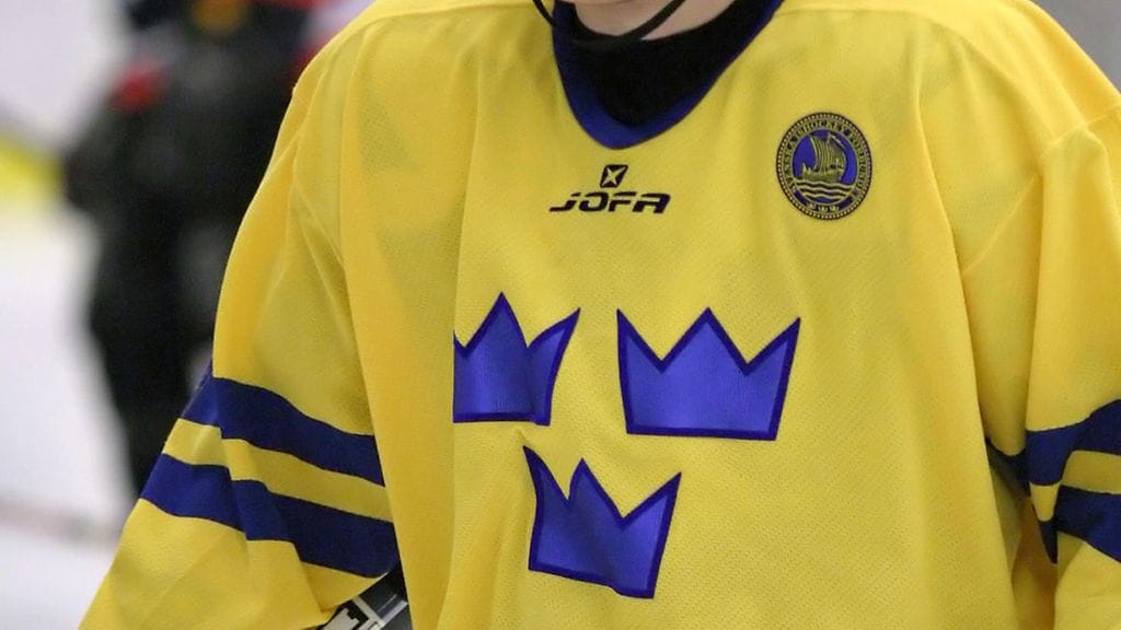 Ruotsin jääkiekkomaajoukkueen entinen pelaaja kertoi transvestisuudestaan. Kuvituskuva.