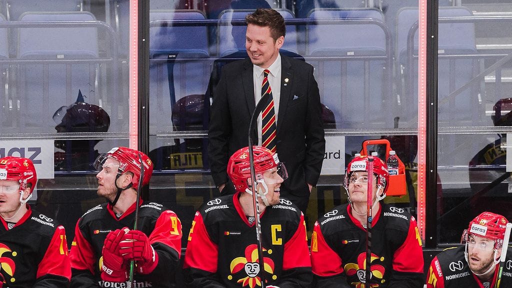 Lauri Marjamäki pääsi tuulettamaan jo 128. kerran runkosarjavoittoa KHL:ssä.