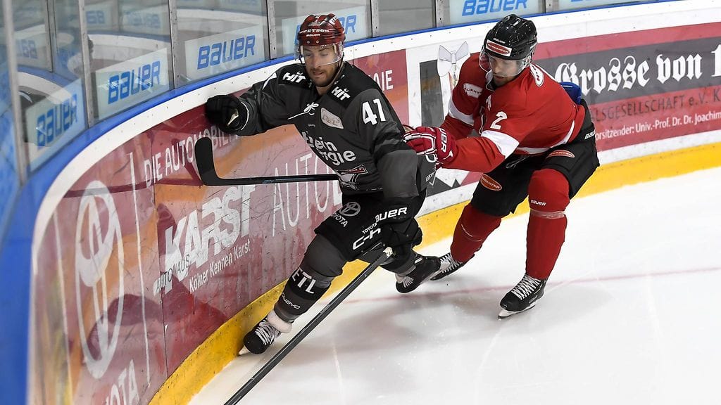 Rasmus Rissanen (oik.) on pelannut Örebrossa vuodesta 2017 lähtien. Arkistokuva vuodelta 2018.